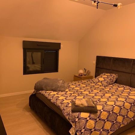 Charme Moderne Bed and Breakfast Le Val-Saint-Germain Exteriör bild