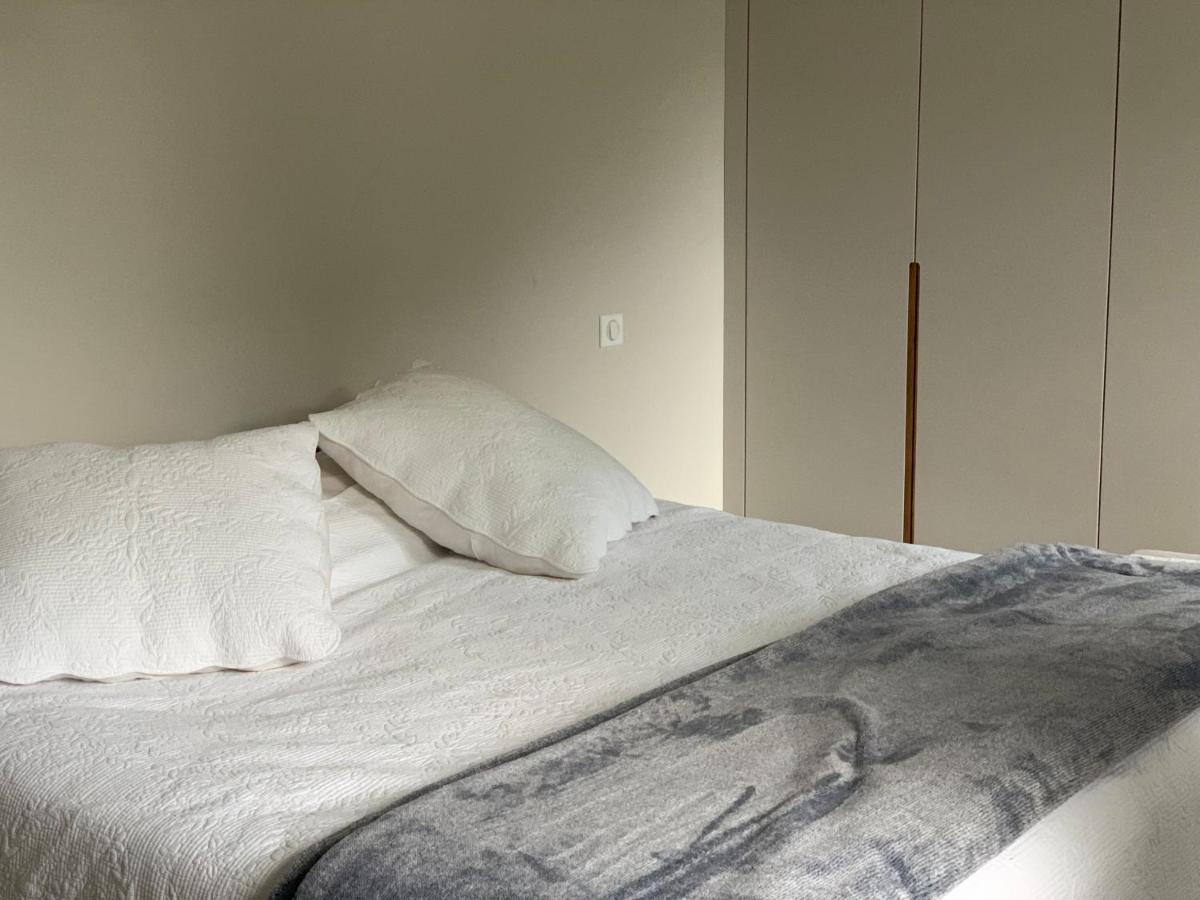 Charme Moderne Bed and Breakfast Le Val-Saint-Germain Exteriör bild